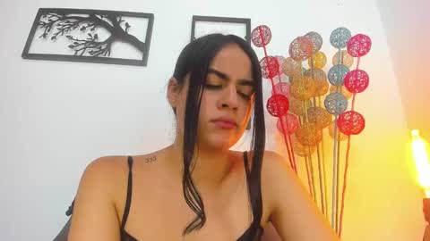 Snapshot of laura_soe chatting on February 25, 2:26 pm LAURA SOE online show from February 25, 2:26 pm