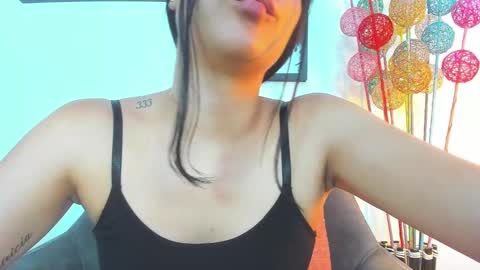 Snapshot of laura_soe chatting on February 26, 5:21 pm LAURA SOE online show from February 26, 5:21 pm