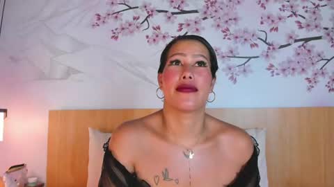 Laura online show from July 7, 2:58 am