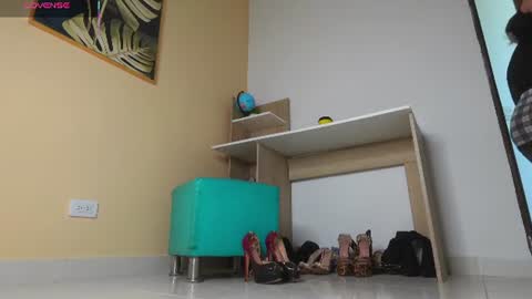 Laura Zans   I am sensual goddes and i was born for loveworshipping and enjoyment. online show from July 17, 12:53 pm