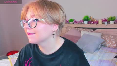 Laura online show from March 4, 7:37 am