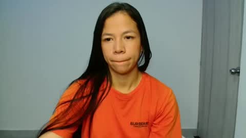 lauracb          online show from March 18, 7:13 am