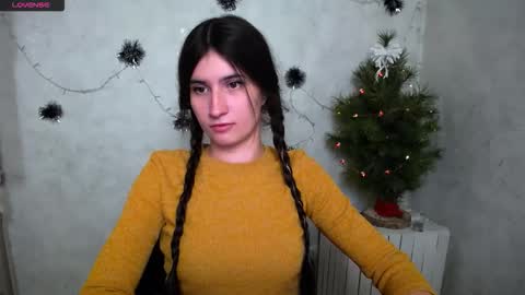 Laura online show from December 15, 11:04 am
