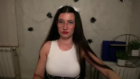 Laura online show from May 4, 9:46 am