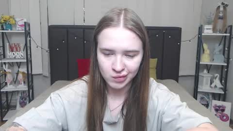 LauraHlot online show from September 12, 6:37 pm