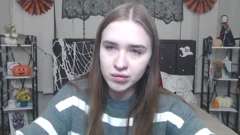 LauraHlot online show from November 3, 6:23 pm