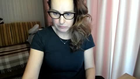 Lauraoven1 online show from February 25, 10:03 am