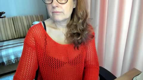 Lauraoven1 online show from March 6, 8:31 am