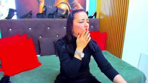 Laura online show from April 30, 3:23 am