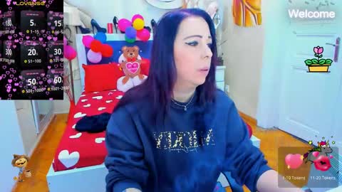 Snapshot of laurasinfull chatting on February 10, 4:19 am Laura online show from February 10, 4:19 am