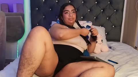 laura online show from May 15, 10:45 pm