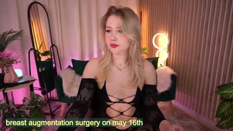  Laura  online show from May 1, 6:38 am