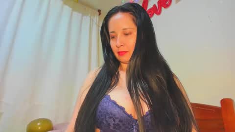 Snapshot of laureen777 chatting on January 18, 6:53 pm laureen777 online show from January 18, 6:53 pm