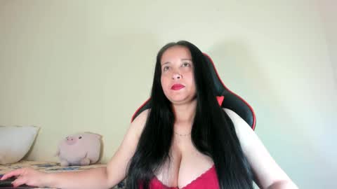 Snapshot of laureen777 chatting on October 9, 10:58 pm laureen777 online show from October 9, 10:58 pm