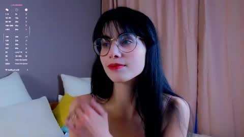 Snapshot of laureljarrar chatting on October 9, 11:14 am Arline online show from October 9, 11:14 am