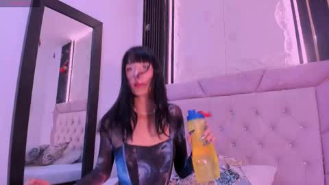 Snapshot of laurem_paulette chatting on March 8, 7:18 pm Laurem online show from March 8, 7:18 pm