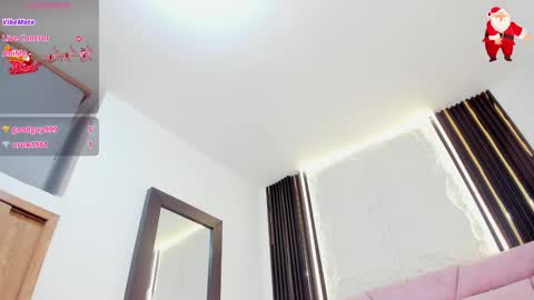 Snapshot of laurem_paulette chatting on December 29, 7:22 pm Laurem online show from December 29, 7:22 pm