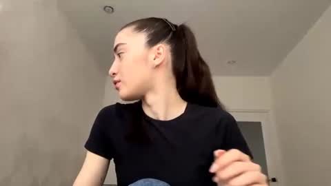 laurenadupuy online show from June 15, 1:11 pm