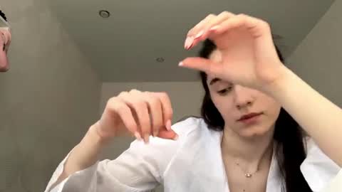 laurenadupuy online show from June 13, 2:14 pm