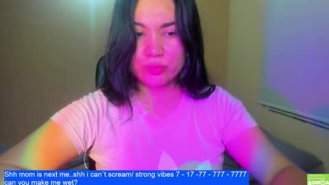 Snapshot of laurengirls1 chatting on January 18, 1:19 am onlyfan laureng7 - 7 laureng2 online show from January 18, 1:19 am