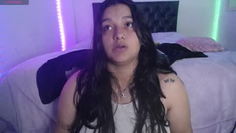 laurenkenner28_ online show from May 12, 9:43 pm