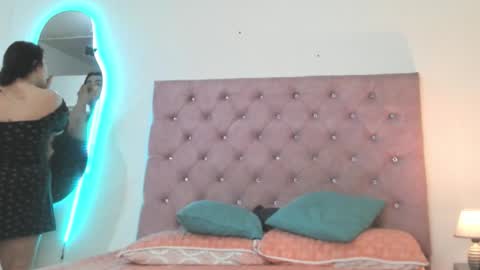 laurenlaine online show from November 30, 2:21 pm