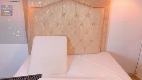 laurenn_smitth online show from July 23, 12:57 pm