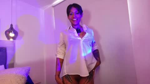 Lauren Saenz online show from July 28, 4:39 pm