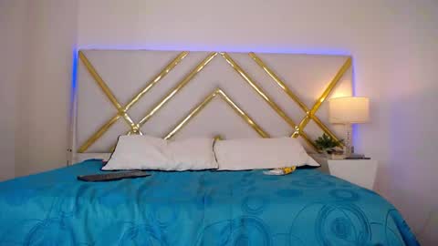 L A U R E N T  M O R R I S online show from April 24, 5:49 pm