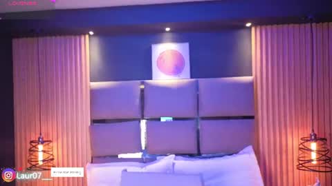 Lau Roberts online show from July 16, 2:38 am