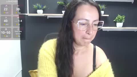Laury  online show from August 3, 8:25 pm