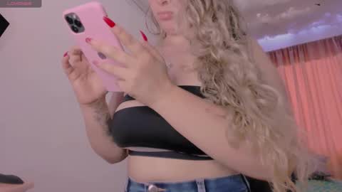 Snapshot of lauu_g chatting on March 11, 9:37 pm Lauu G online show from March 11, 9:37 pm