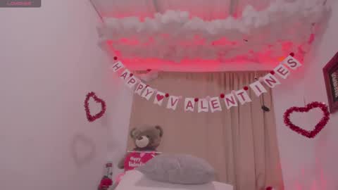 Snapshot of lauu_g chatting on February 4, 2:07 am Lauu G online show from February 4, 2:07 am