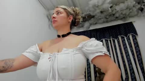 Lauu G online show from February 3, 1:27 pm