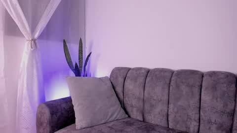laya online show from May 1, 3:32 am