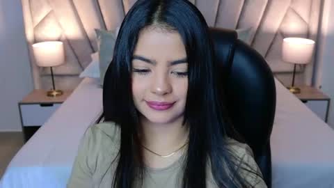 Layla Breezee online show from July 19, 10:50 am
