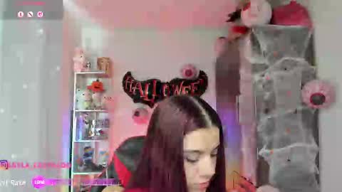 Snapshot of layla_castilloo chatting on October 7, 2:32 pm Layla online show from October 7, 2:32 pm