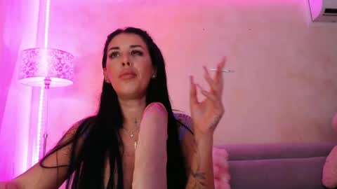 laylacruz online show from May 16, 8:17 am