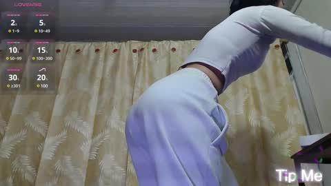 Snapshot of laylafoxy_tay chatting on February 23, 3:18 am laylafoxy_tay online show from February 23, 3:18 am
