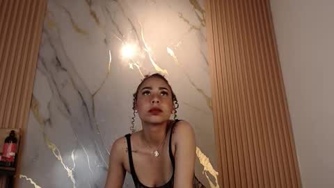Snapshot of layra_collins chatting on October 19, 2:02 am layra collins online show from October 19, 2:02 am