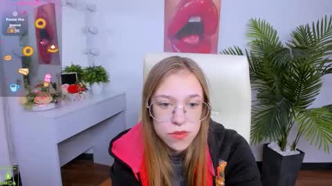 layriantavee online show from September 28, 7:47 am