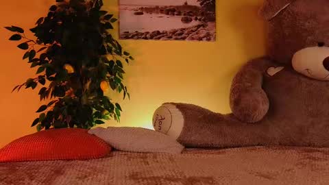 Snapshot of lea_belle_ chatting on March 7, 5:28 pm Lea online show from March 7, 5:28 pm