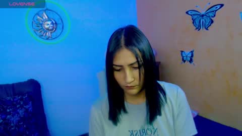 Snapshot of leah_666 chatting on December 24, 2:44 pm leah 666 online show from December 24, 2:44 pm
