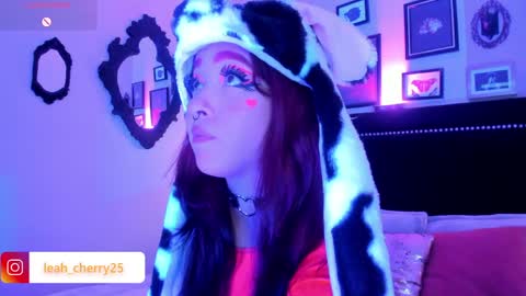 Leah online show from May 13, 10:15 pm