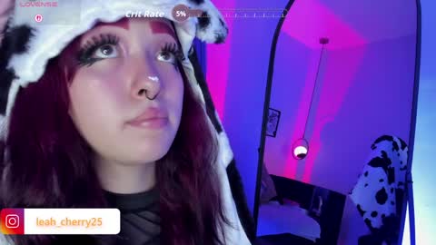 Leah online show from May 18, 4:07 am