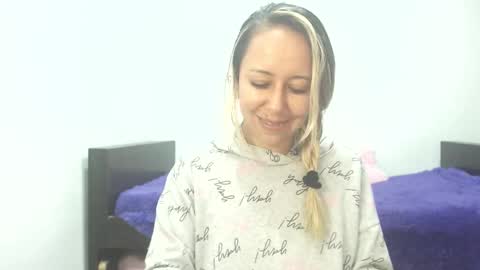 leah_susman online show from September 30, 1:55 am