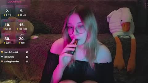 Leah online show from July 26, 9:00 pm