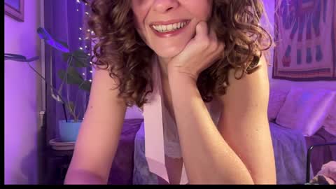 Leah Sparkles online show from December 19, 4:02 am