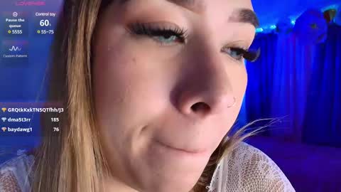 Snapshot of leahtemptation chatting on March 7, 4:57 am leah online show from March 7, 4:57 am
