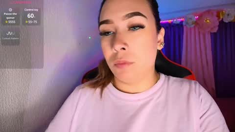 Snapshot of leahtemptation chatting on February 16, 9:37 am leah online show from February 16, 9:37 am